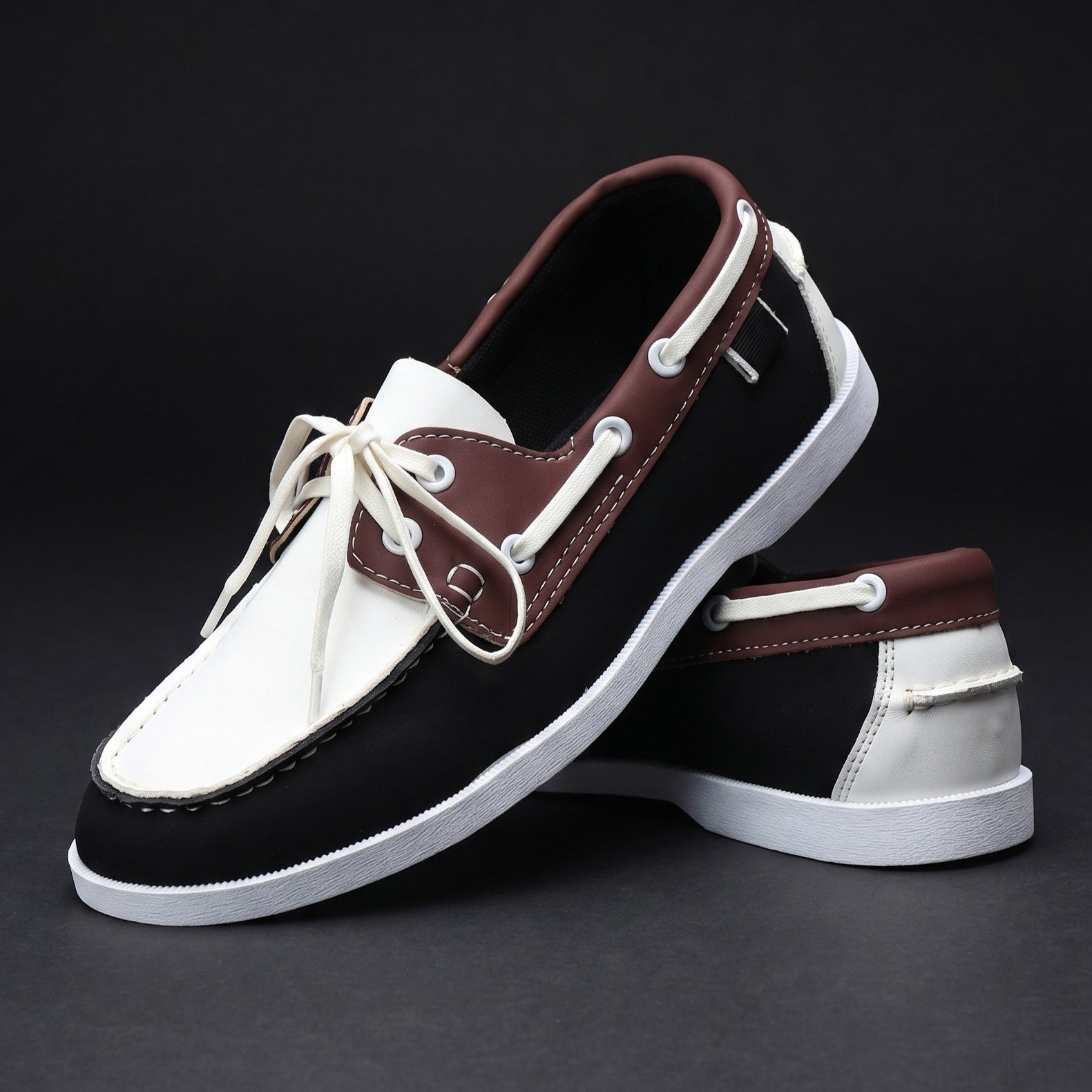 Men's white classic boat shoes with contrast trim