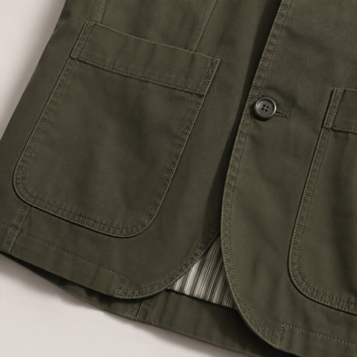 Men's relaxed fit cotton blazer with patch pockets