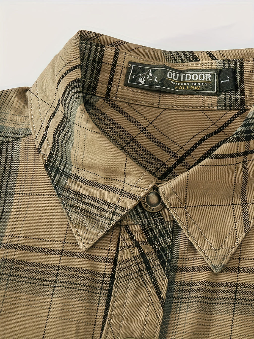Men's vintage regular-fit shirt in khaki check with a chest front pocket