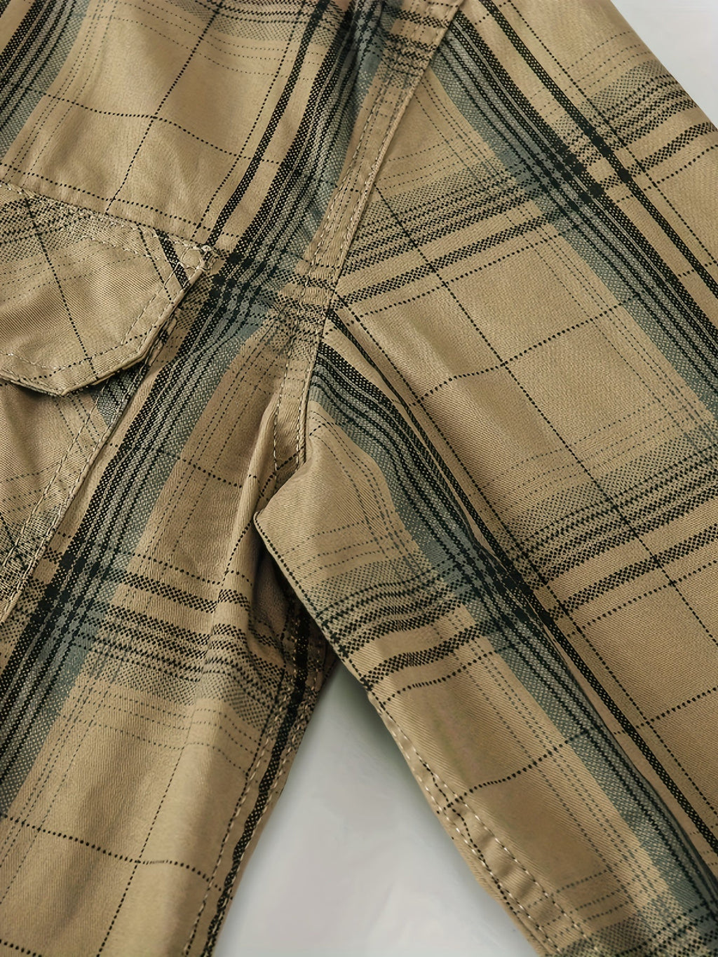 Men's vintage regular-fit shirt in khaki check with a chest front pocket