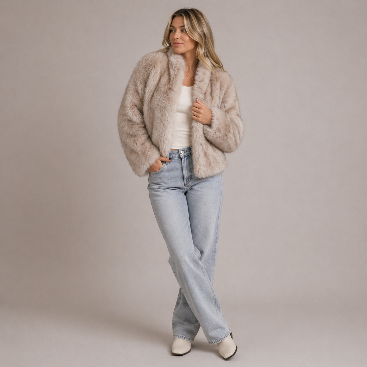 Women's relaxed fit faux fur jacket