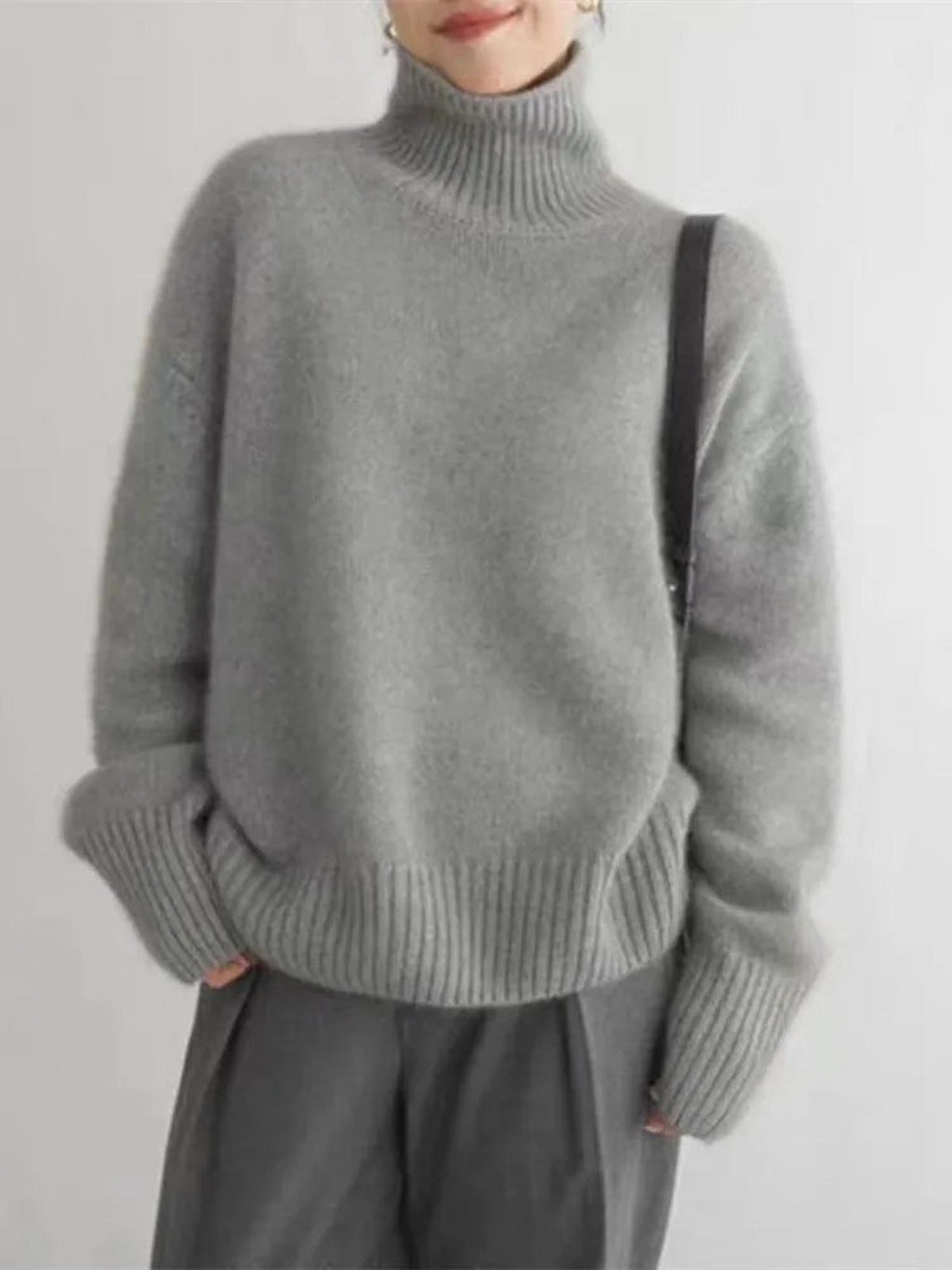 Women's relaxed fit high turtleneck jumper