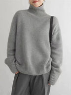 Women's relaxed fit high turtleneck jumper